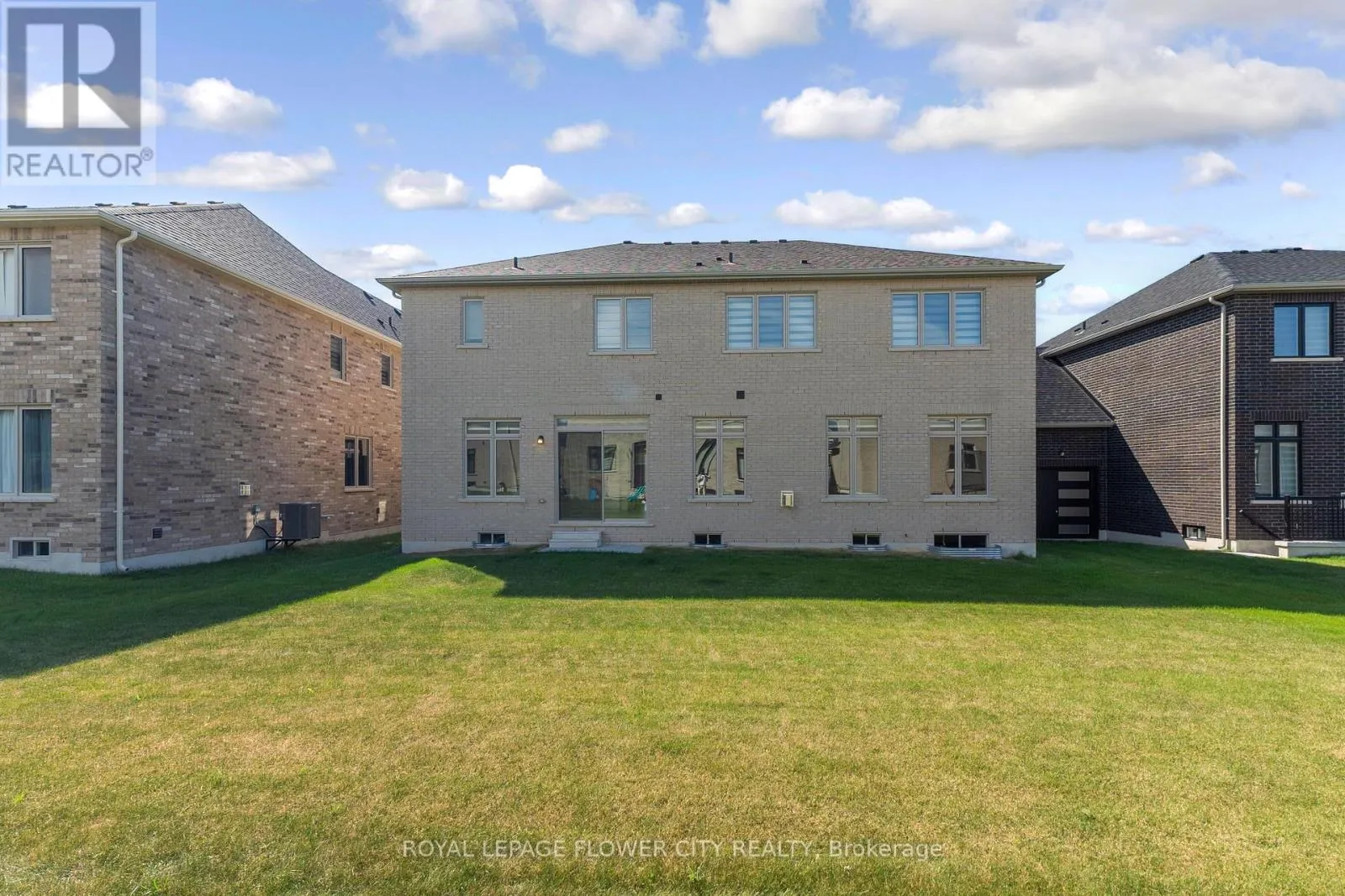 11 WINTERGREEN LANE N