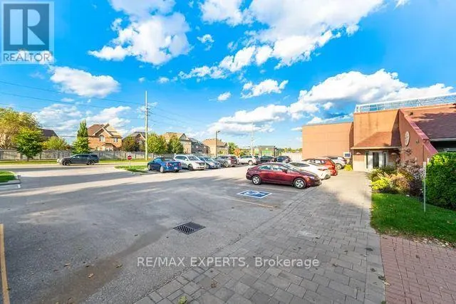 22 - 77 MILL STREET E