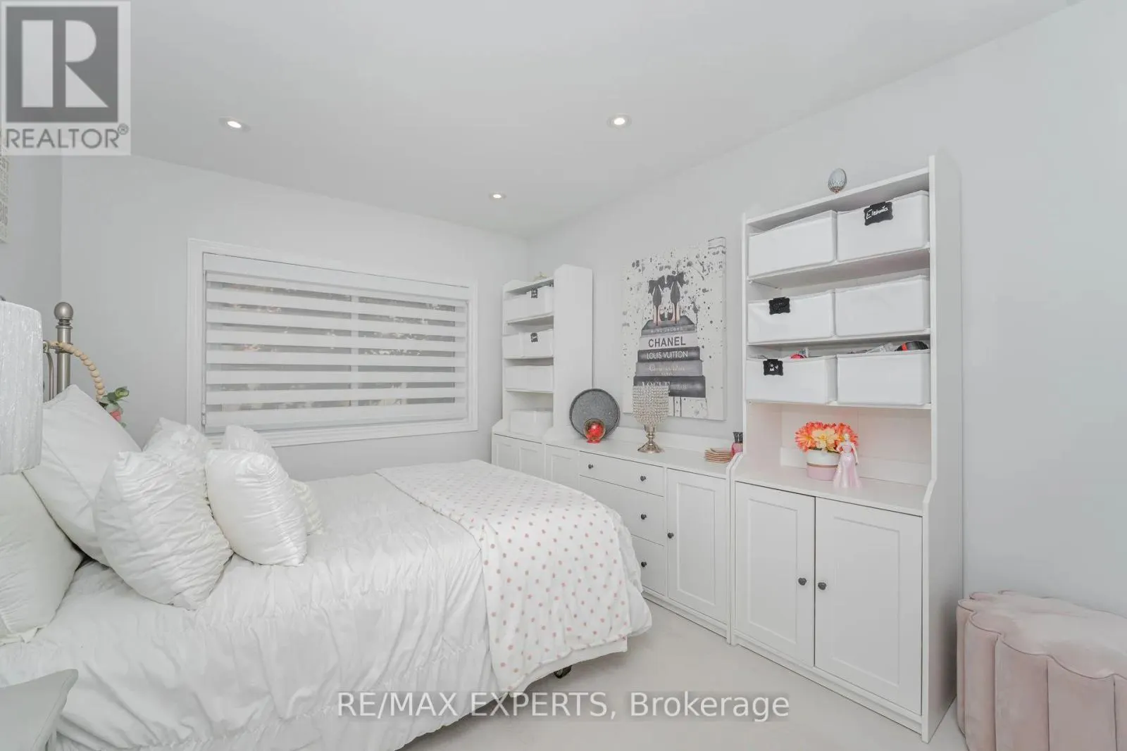 22 - 77 MILL STREET E