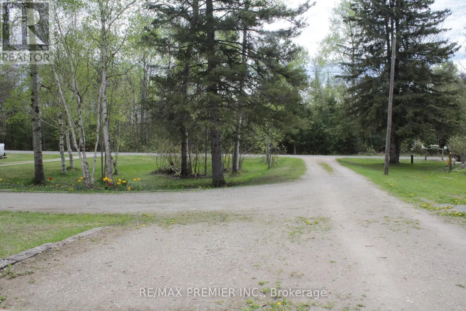 5258 30TH SIDE ROAD