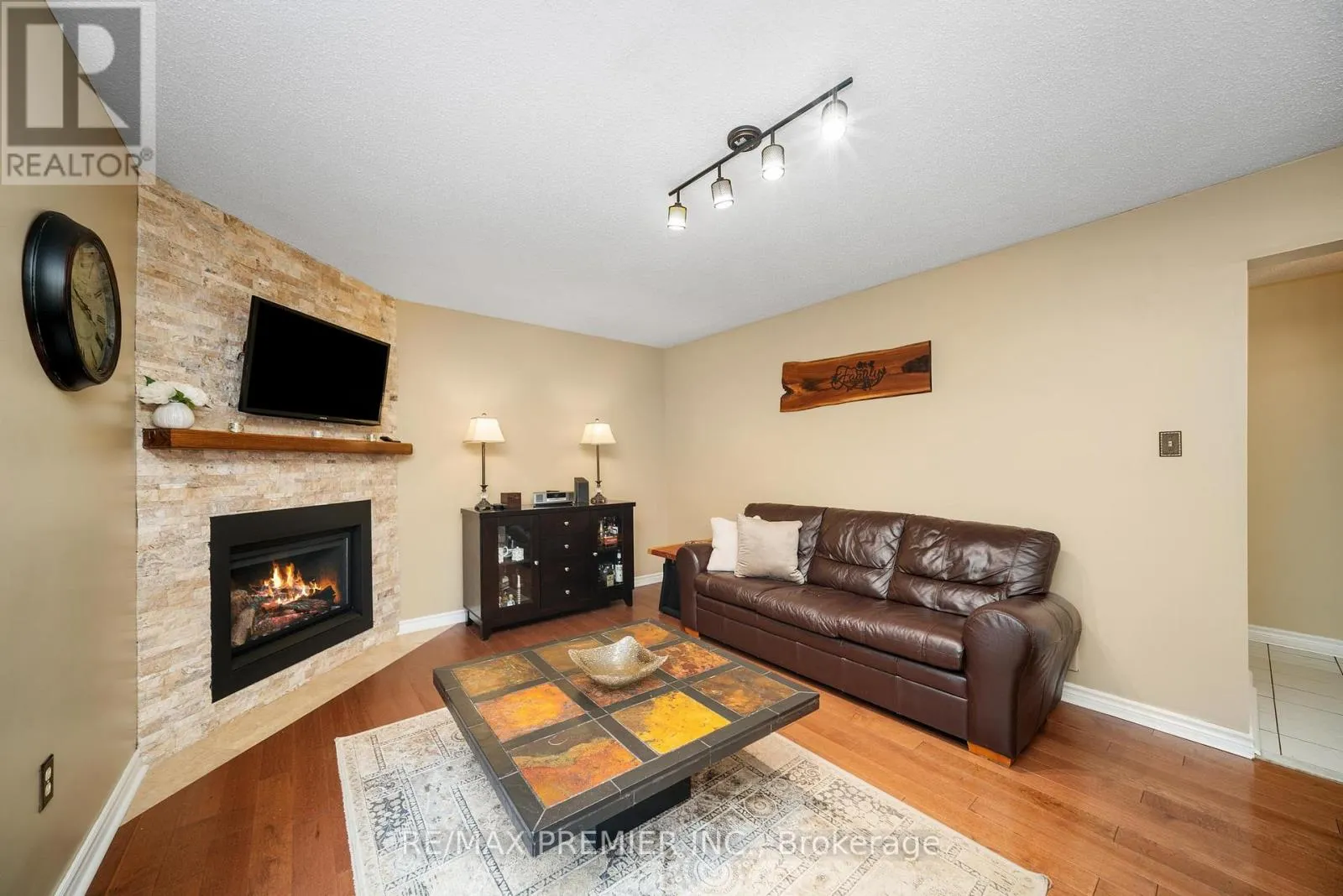 618 PONTING PLACE