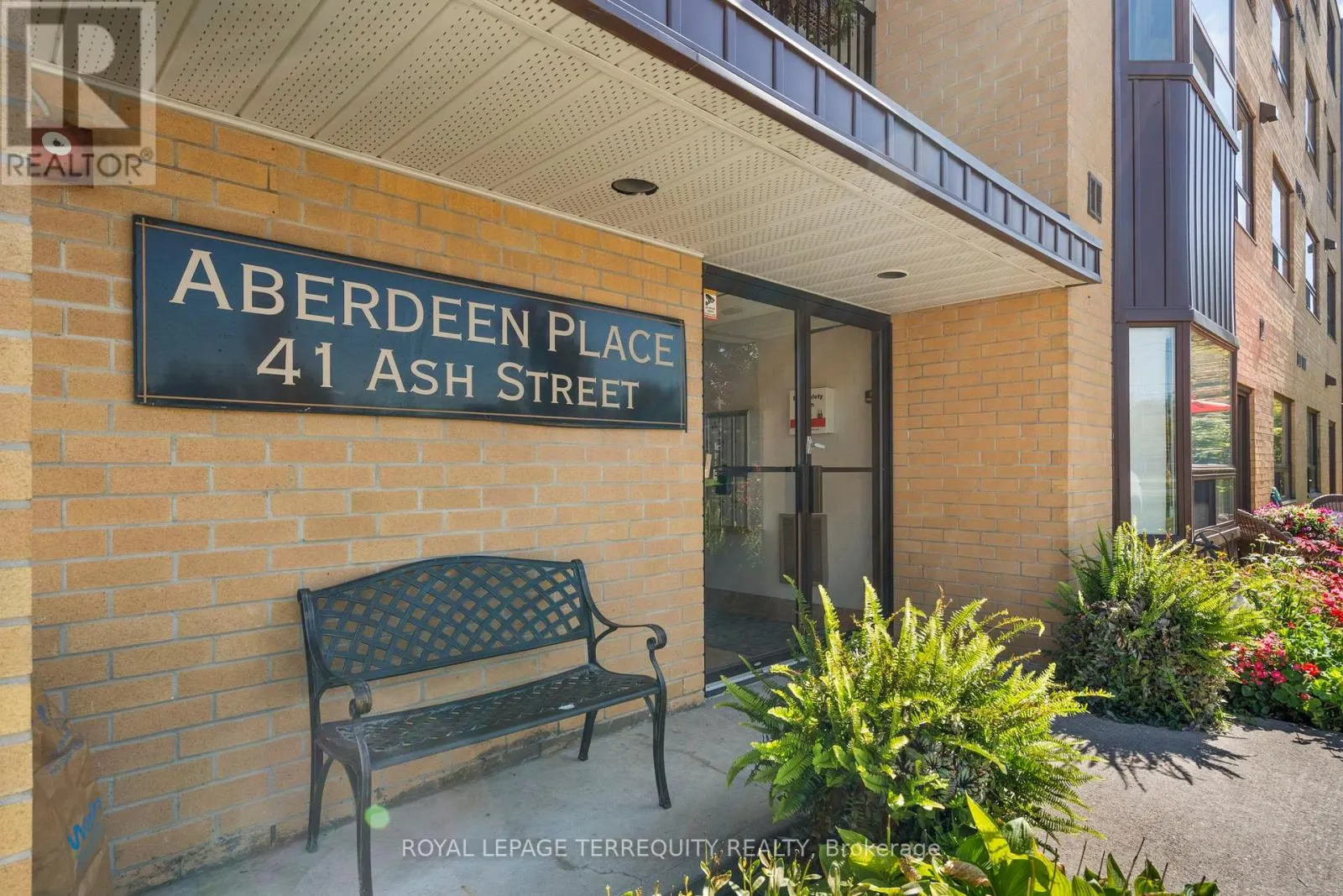 304 - 41 ASH STREET