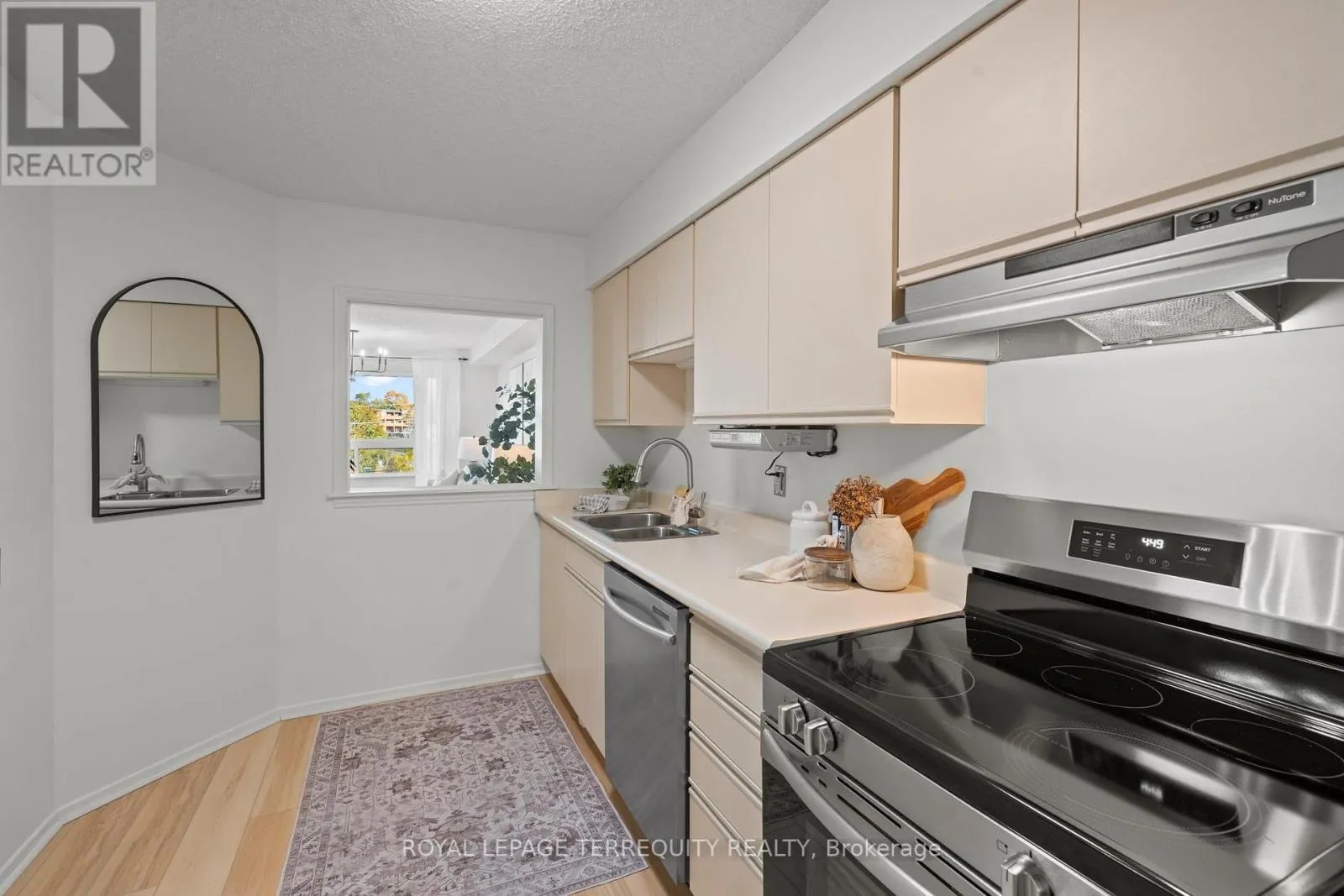 304 - 41 ASH STREET