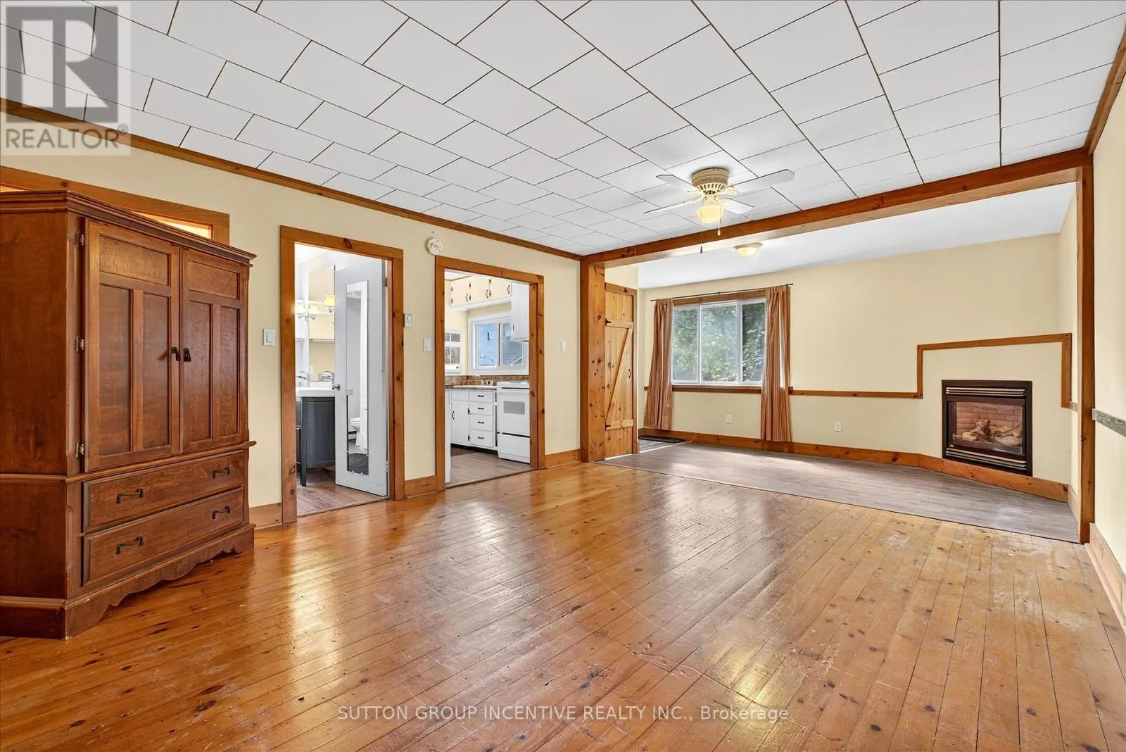 183 LAKE DRIVE N