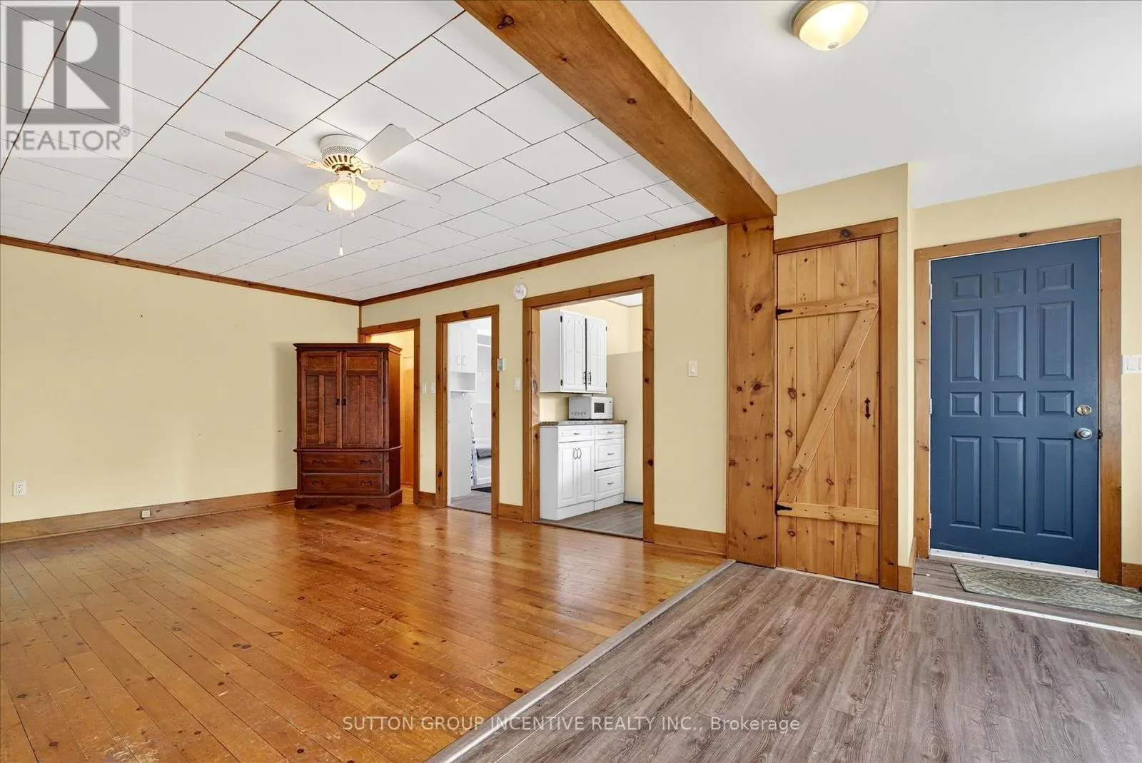 183 LAKE DRIVE N