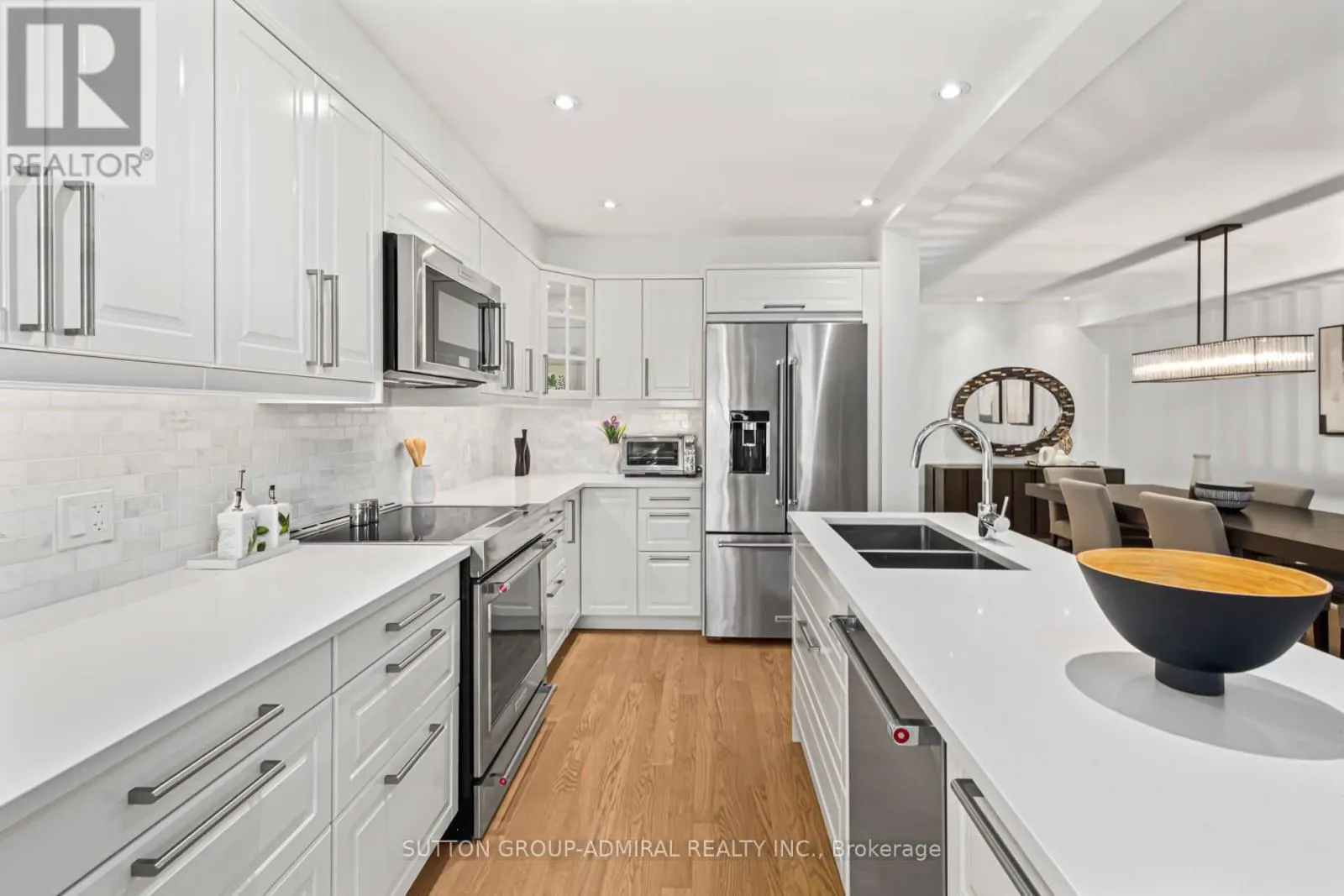 10 OAK PARK CRESCENT