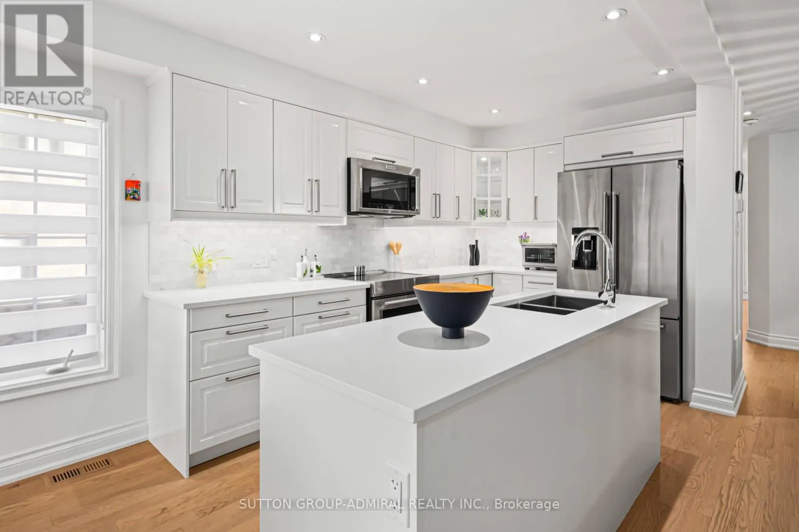 10 OAK PARK CRESCENT