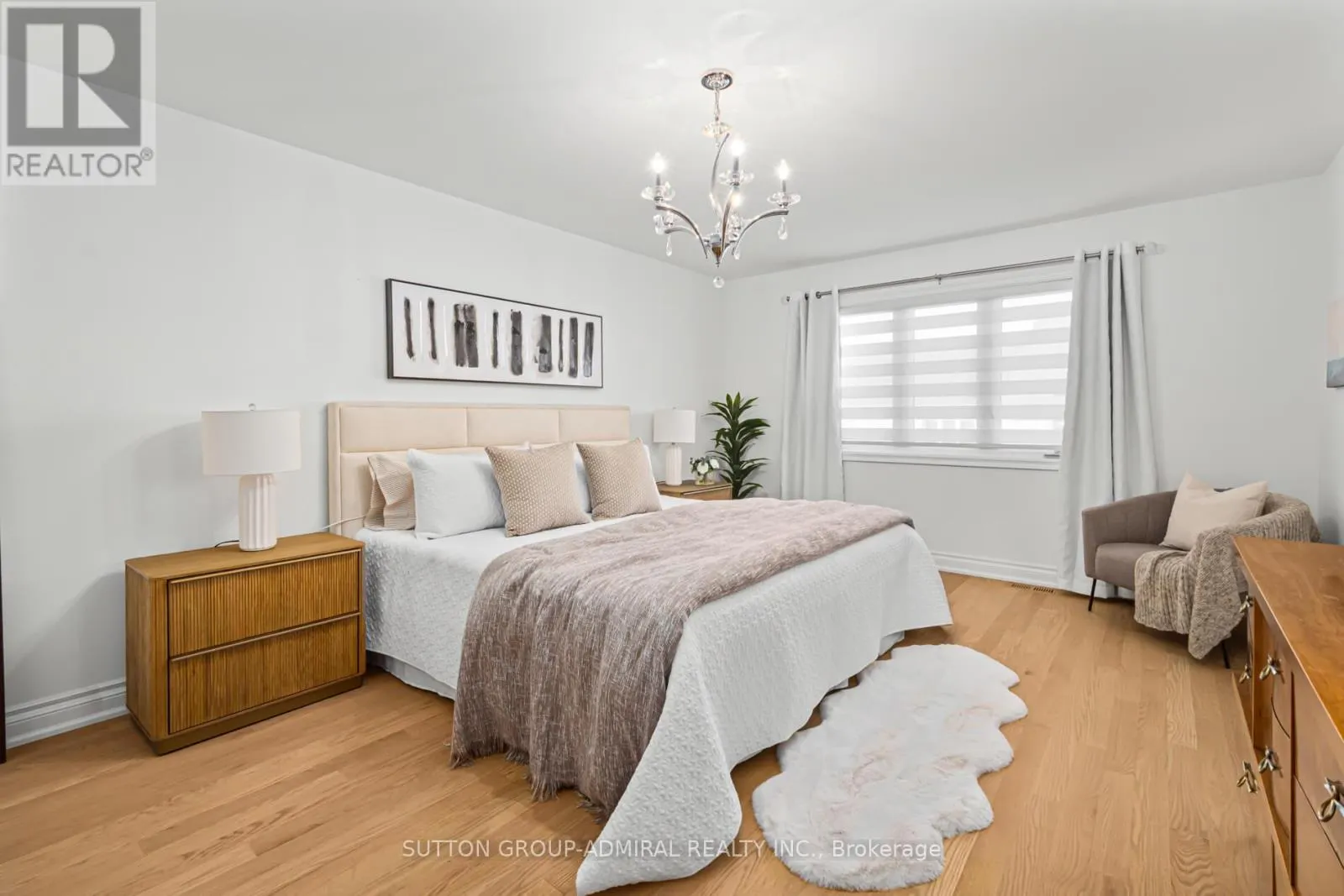 10 OAK PARK CRESCENT