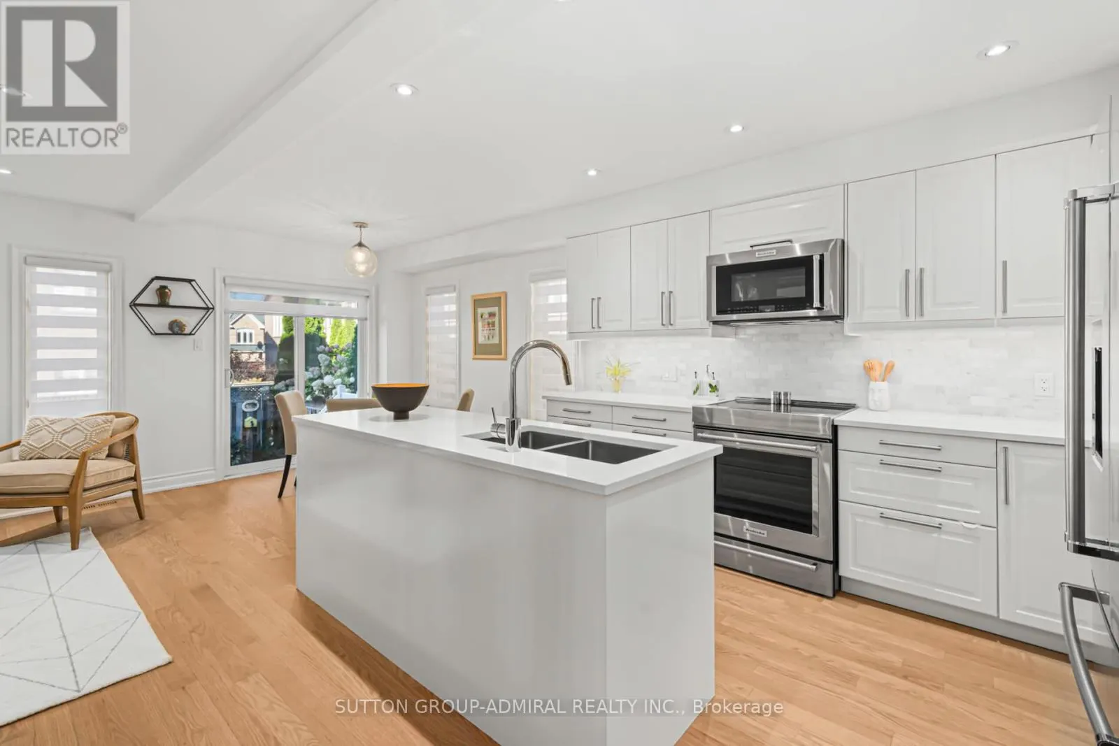10 OAK PARK CRESCENT