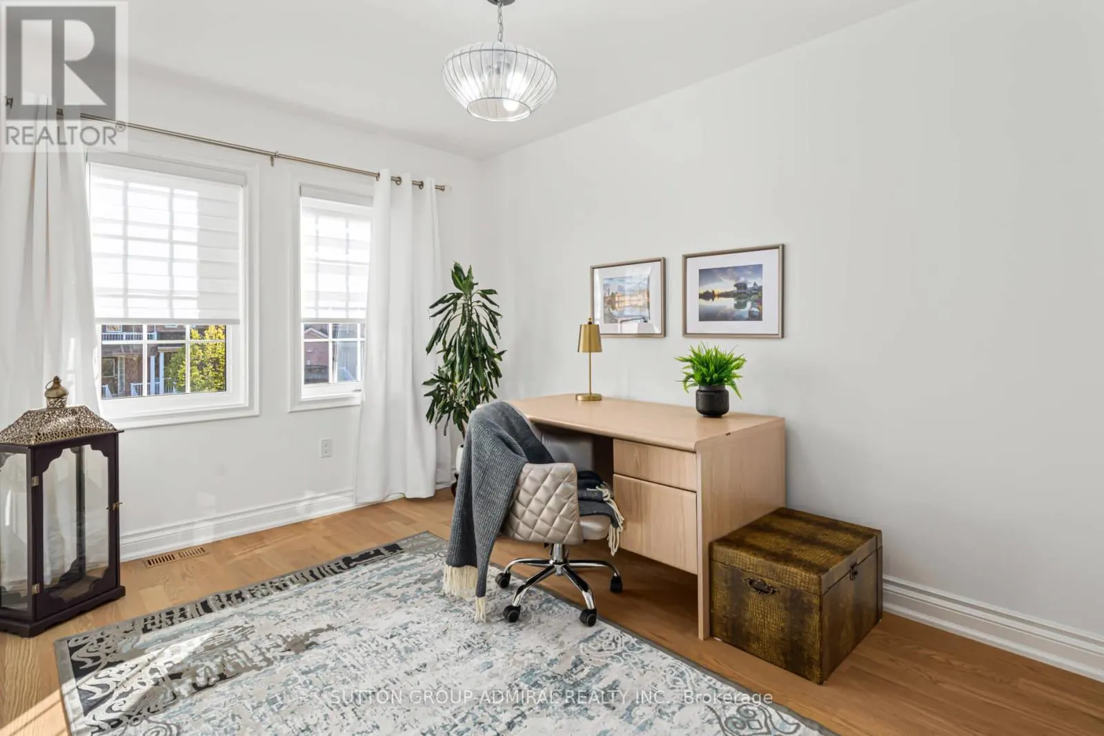 10 OAK PARK CRESCENT