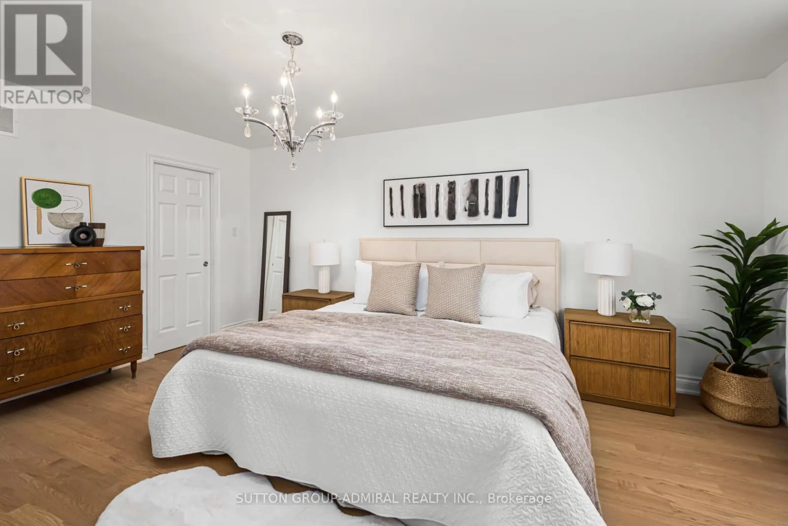 10 OAK PARK CRESCENT
