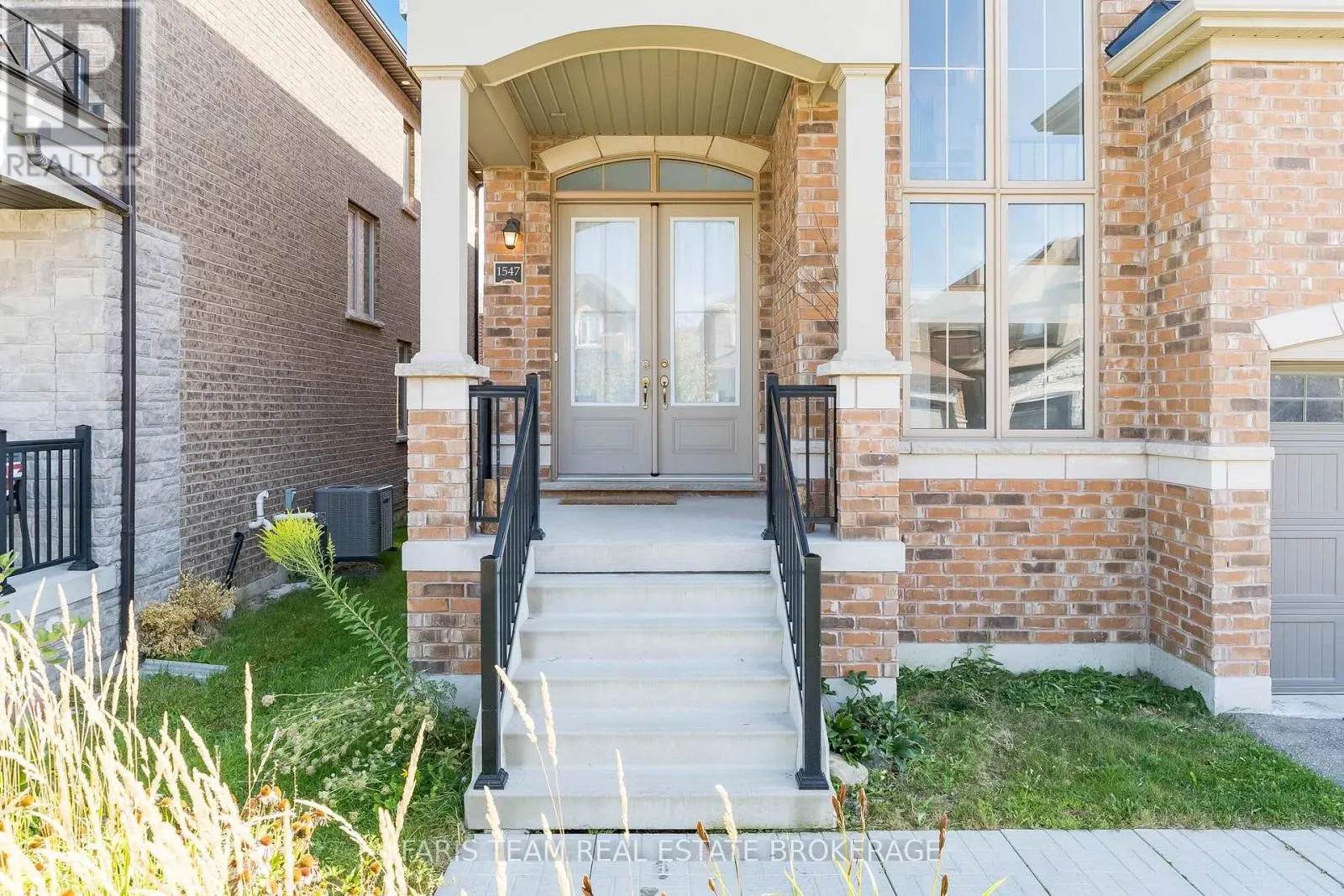 1547 MCROBERTS CRESCENT