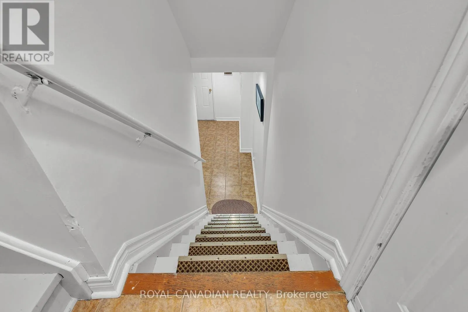 6 MEDITERRA DRIVE