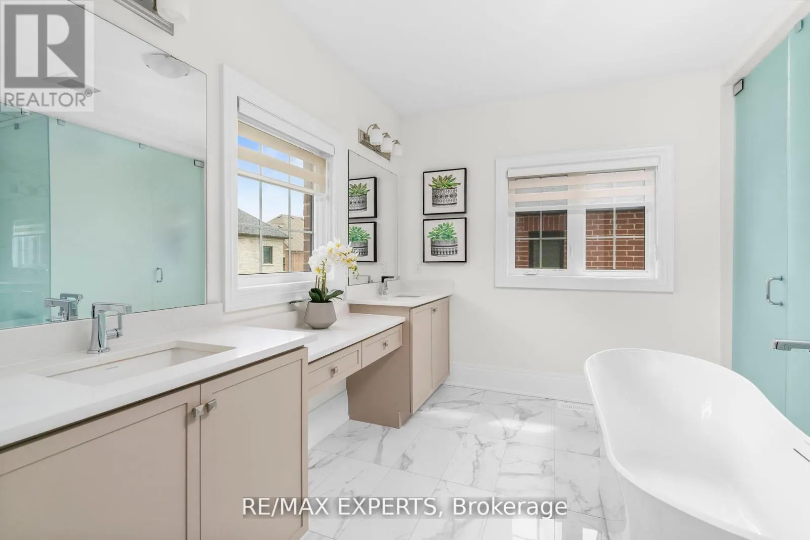 17 KINBURN CRESCENT