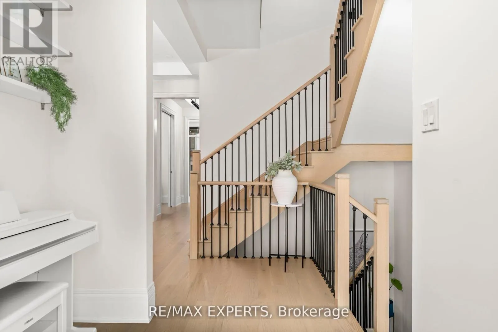 17 KINBURN CRESCENT
