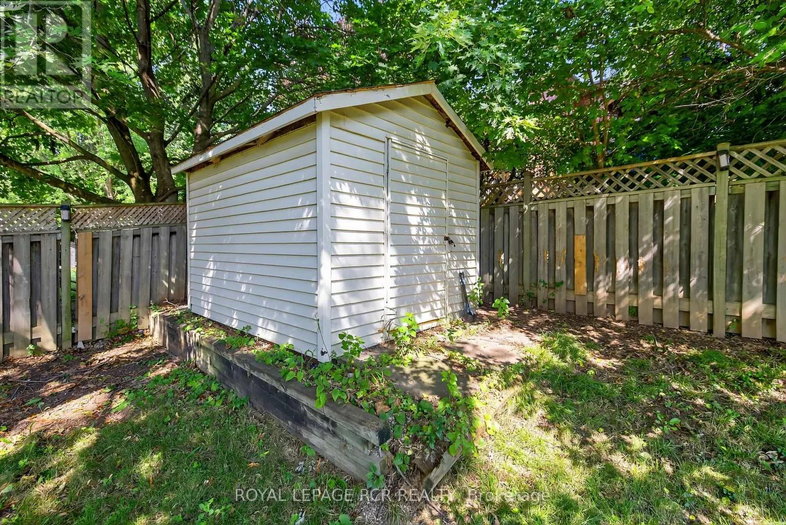 21 CROWN CRESCENT