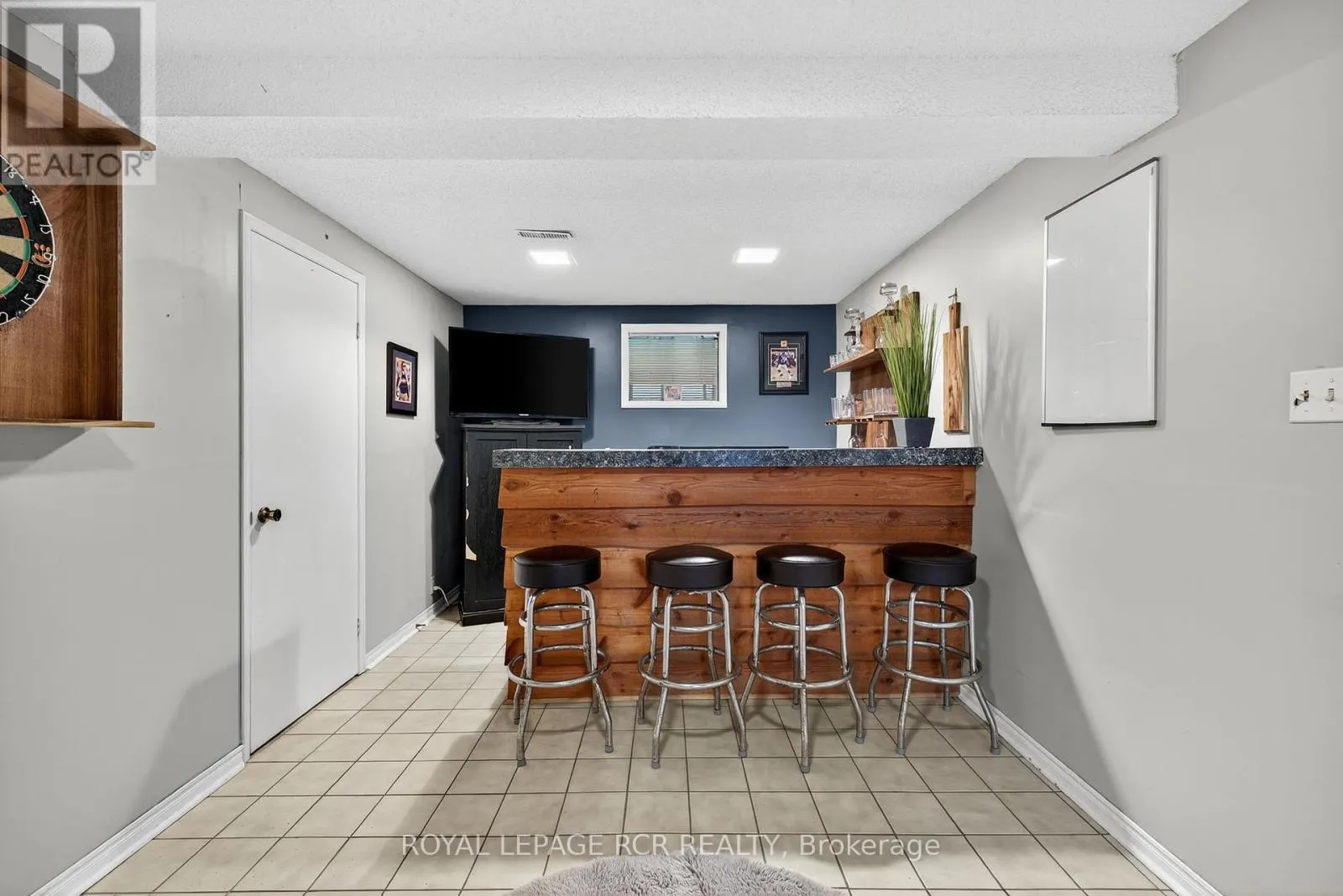 21 CROWN CRESCENT