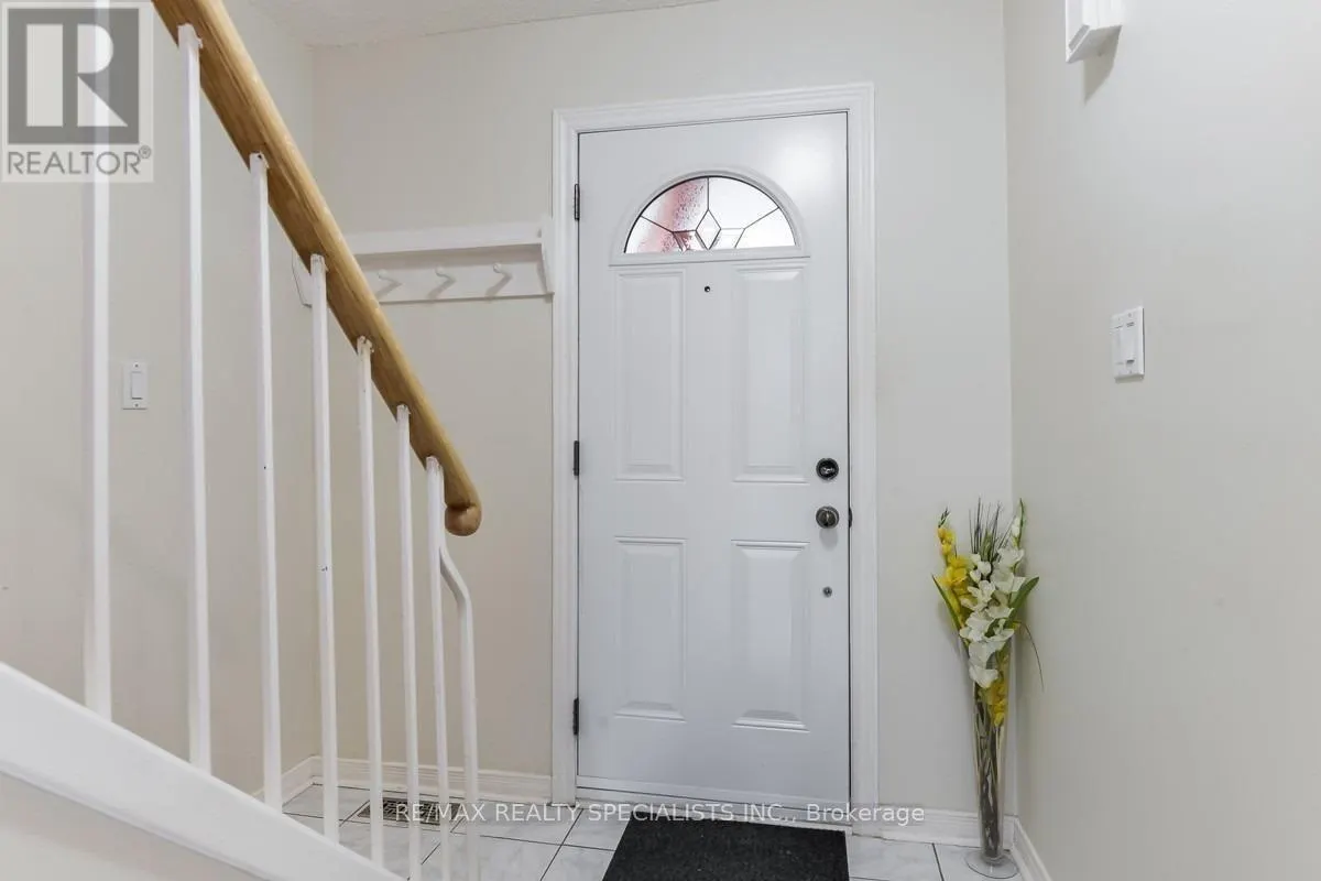 8 NEW SEABURY DRIVE