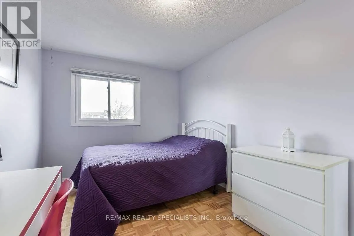 8 NEW SEABURY DRIVE