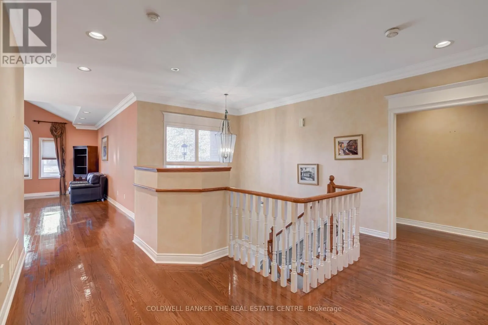 206 SHAFTSBURY AVENUE