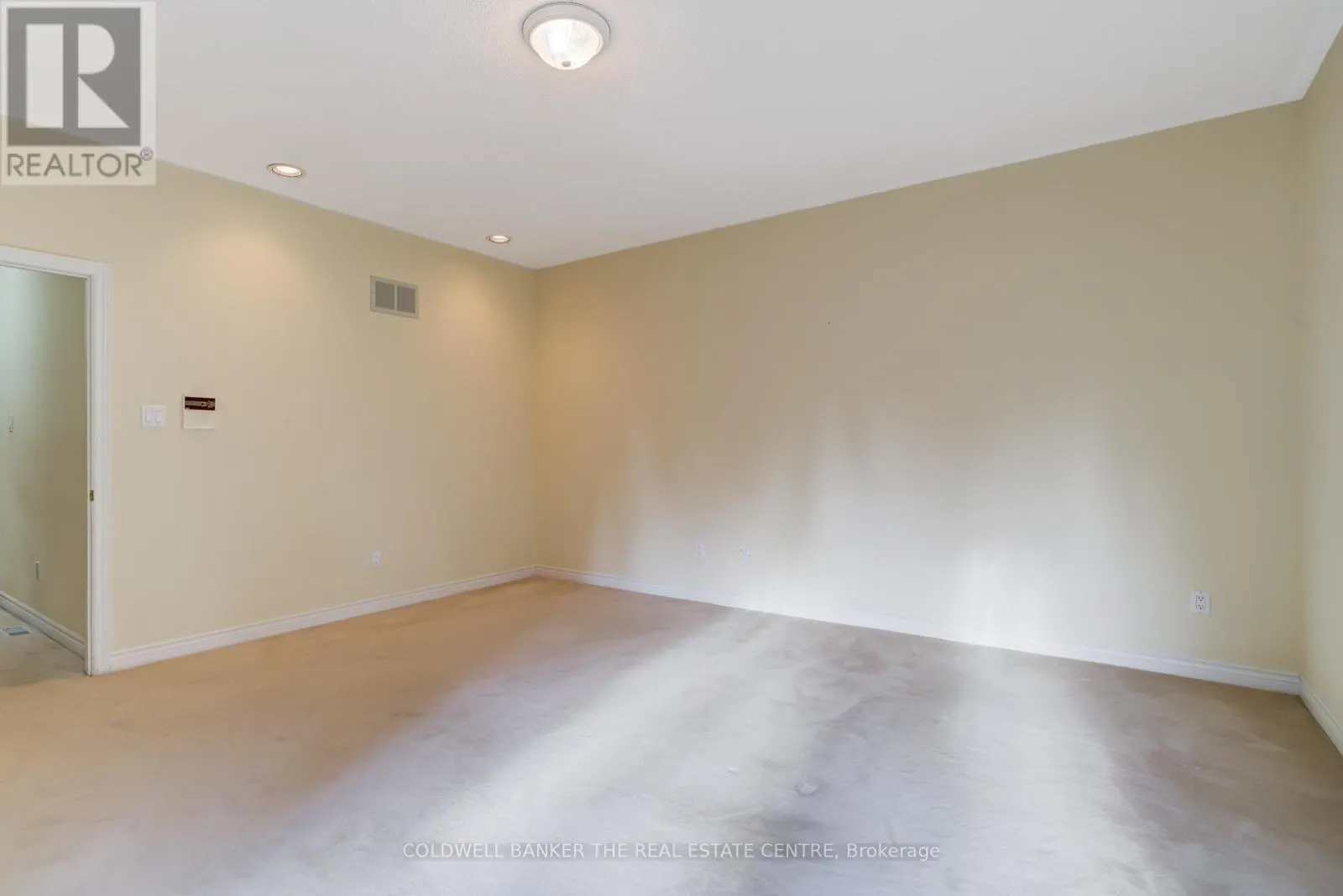 206 SHAFTSBURY AVENUE