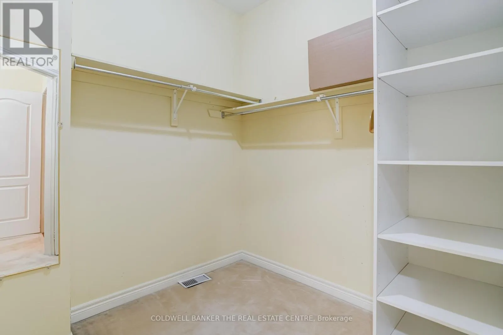 206 SHAFTSBURY AVENUE