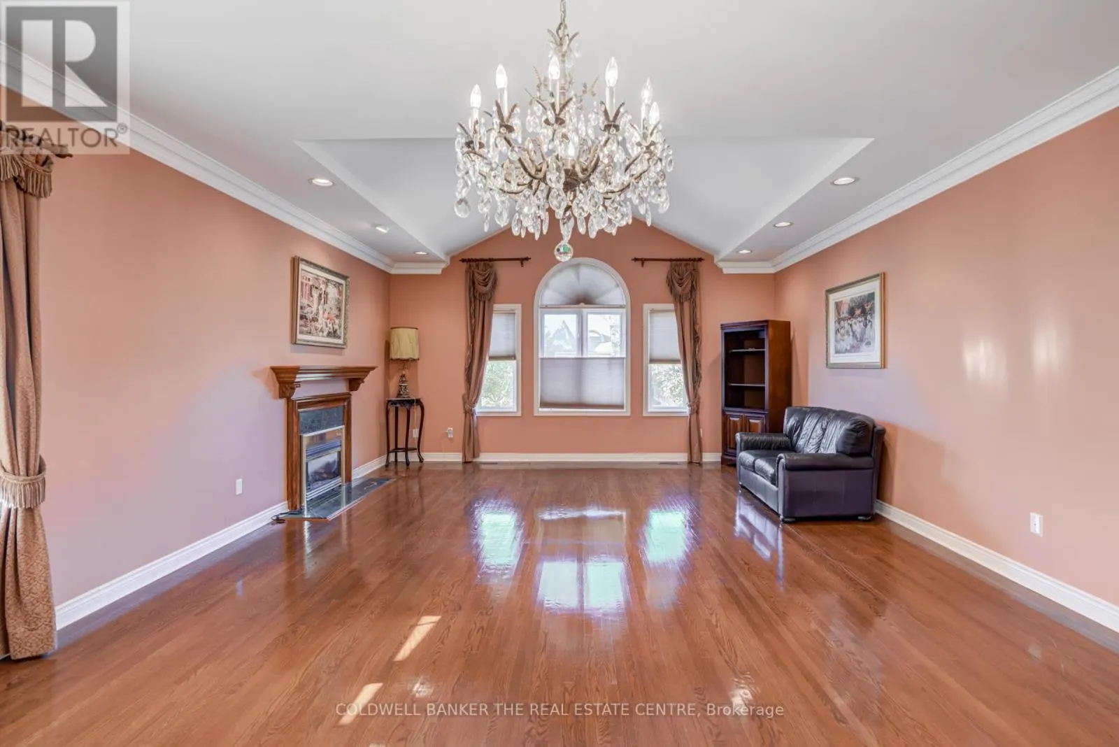 206 SHAFTSBURY AVENUE