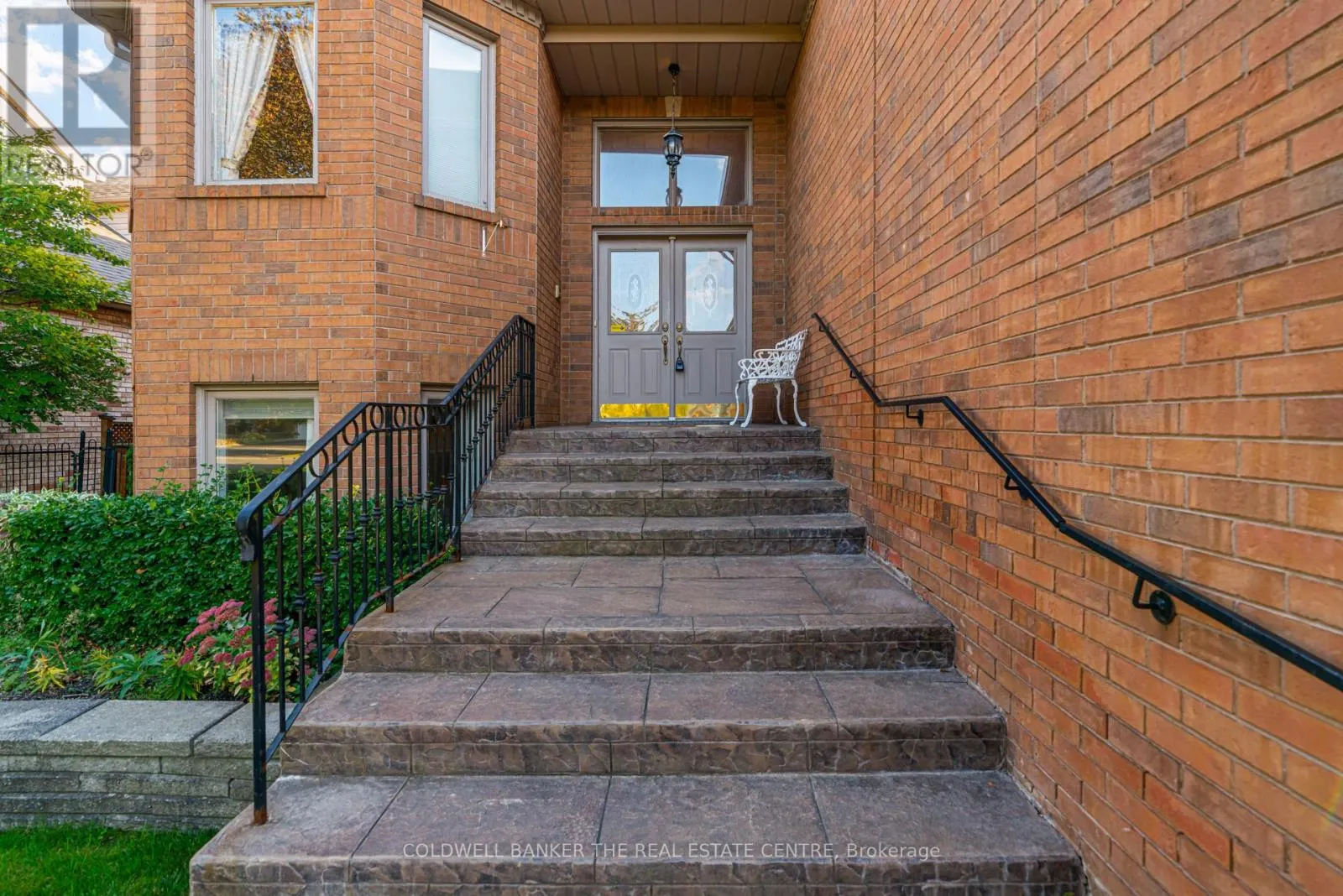 206 SHAFTSBURY AVENUE