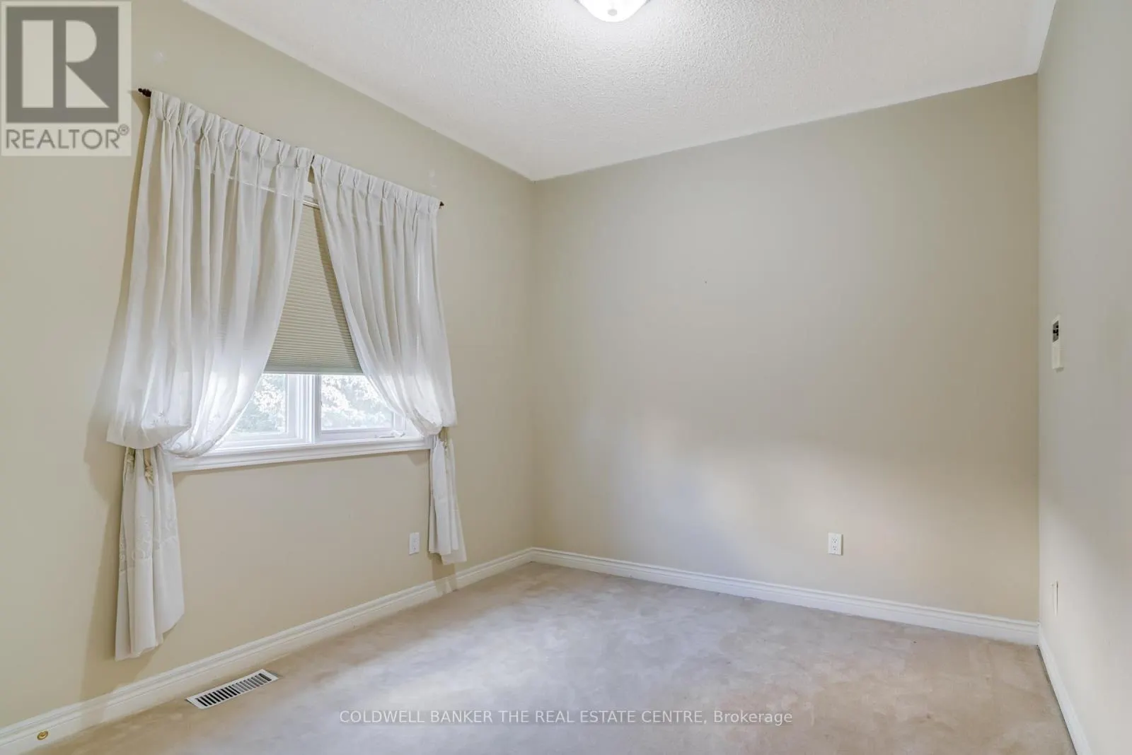 206 SHAFTSBURY AVENUE