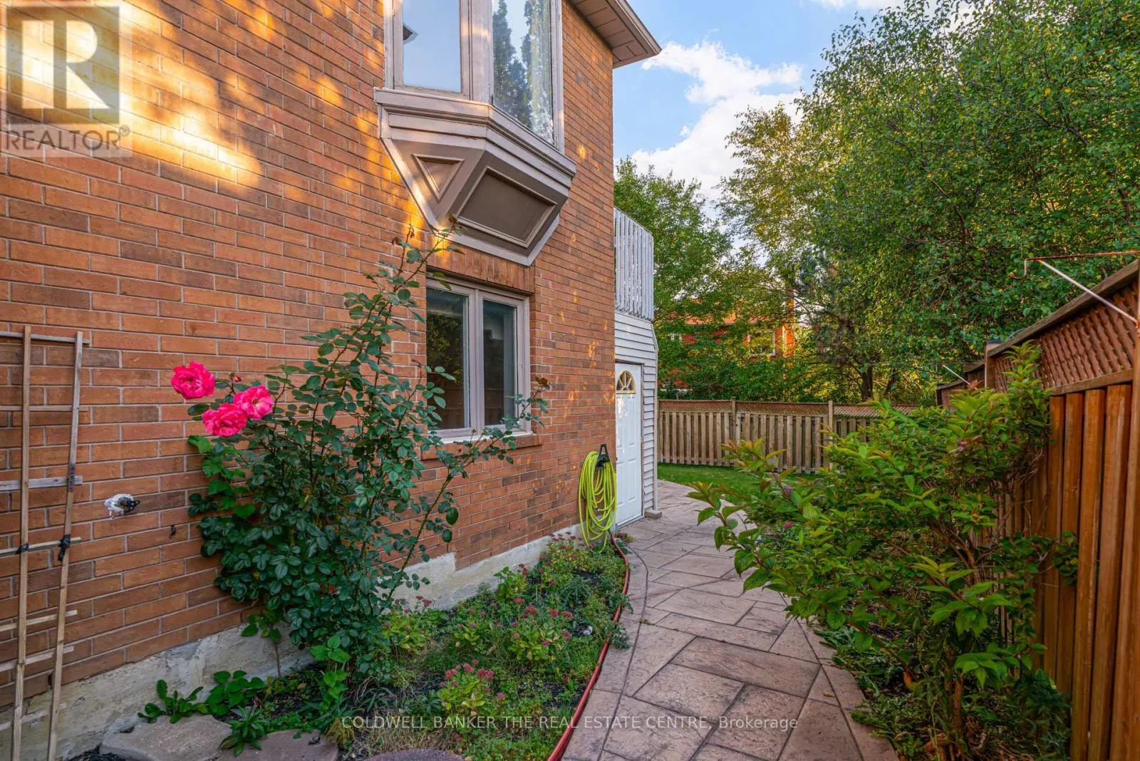 206 SHAFTSBURY AVENUE