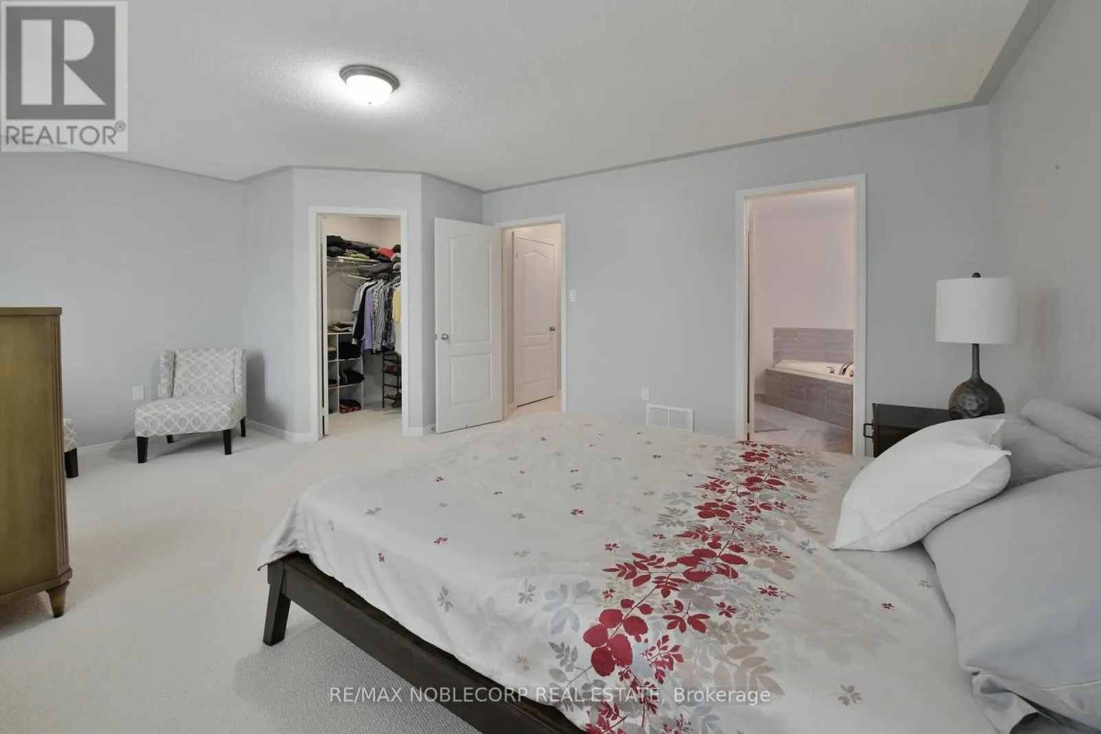 54 LONG STREET