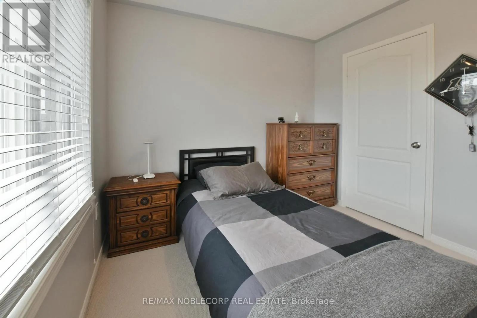 54 LONG STREET