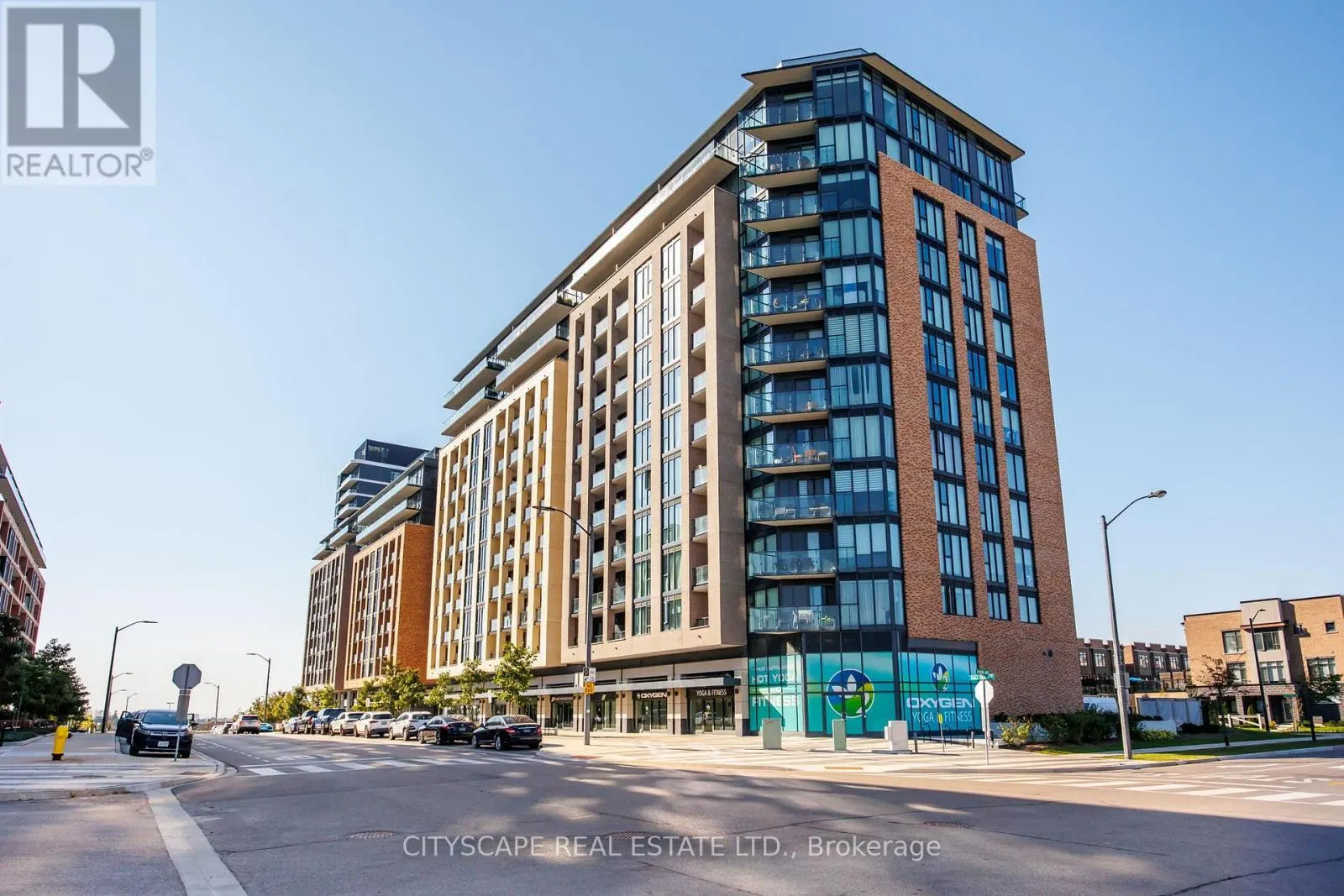 201 - 100 EAGLE ROCK WAY