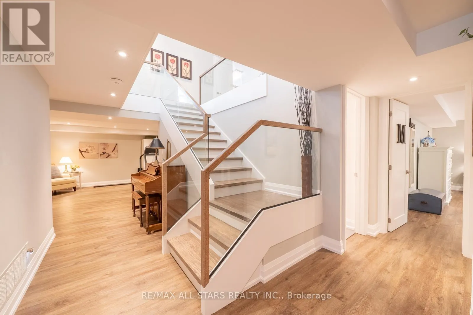 85 MANITOBA STREET