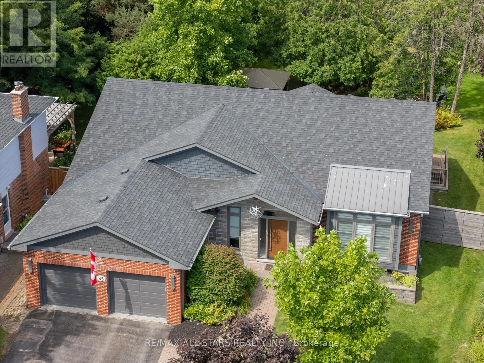 85 MANITOBA STREET