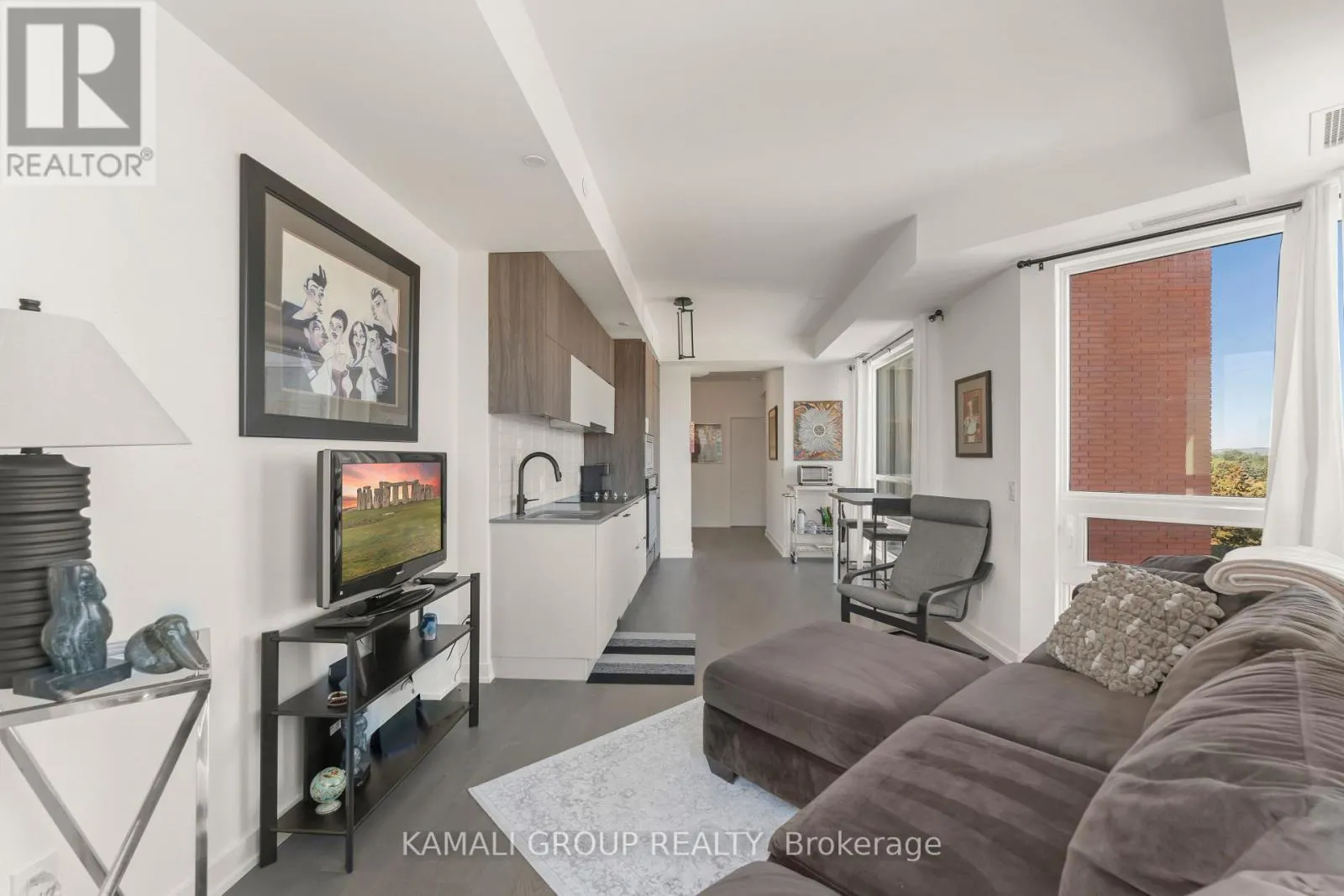 523 - 8888 YONGE STREET