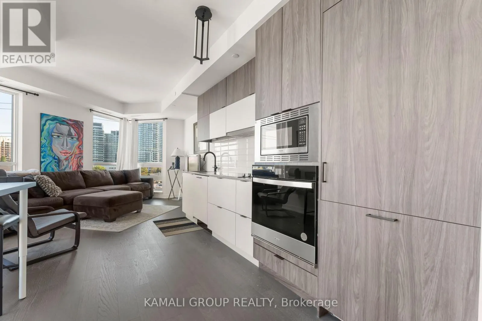 523 - 8888 YONGE STREET