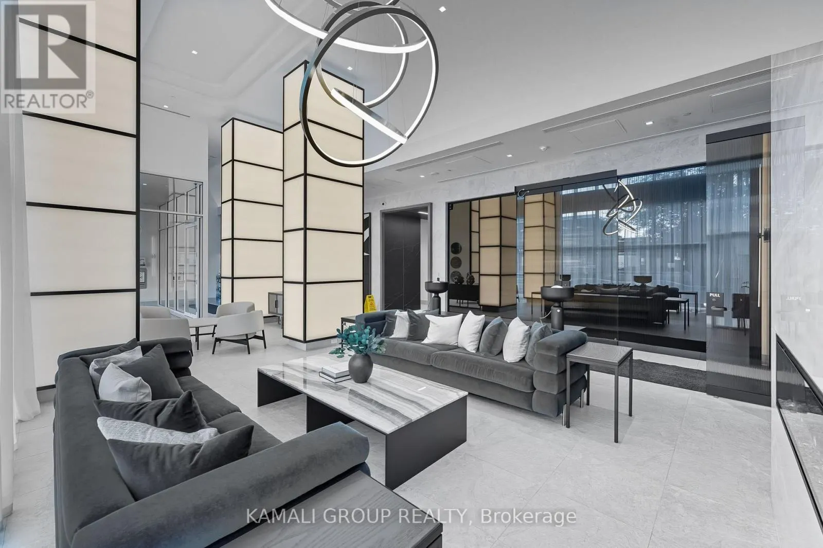 523 - 8888 YONGE STREET