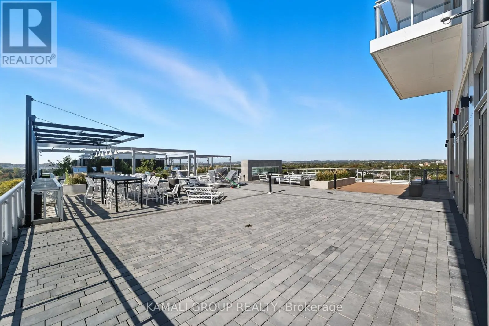 523 - 8888 YONGE STREET