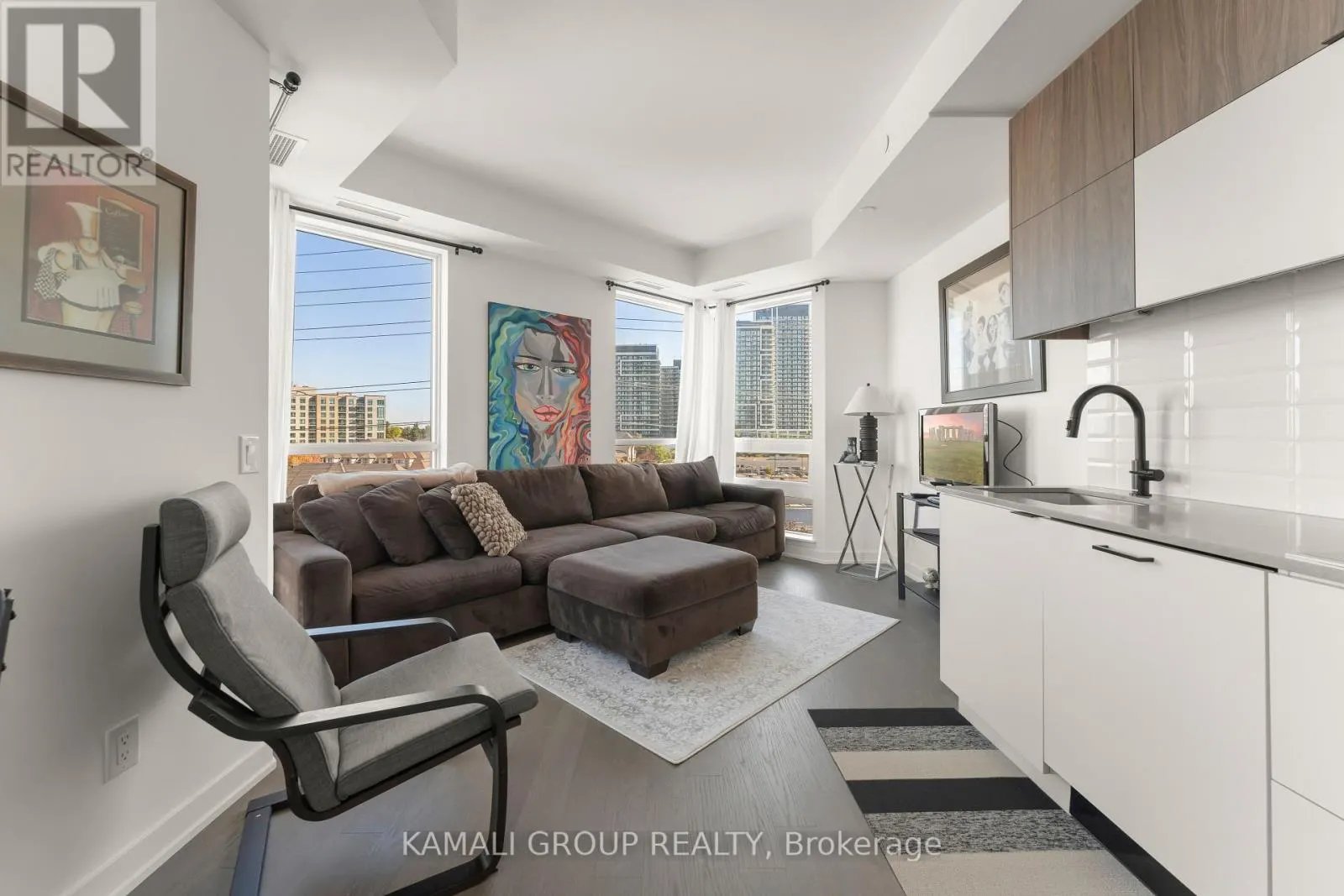 523 - 8888 YONGE STREET
