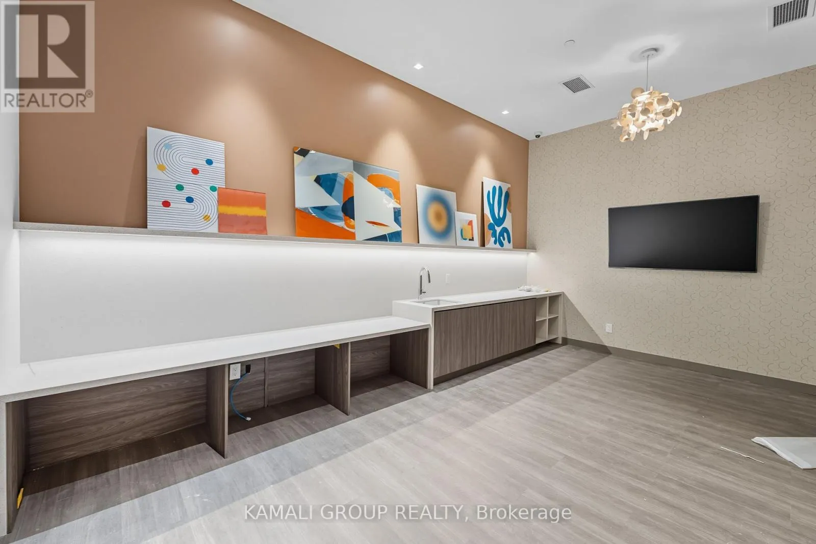 523 - 8888 YONGE STREET