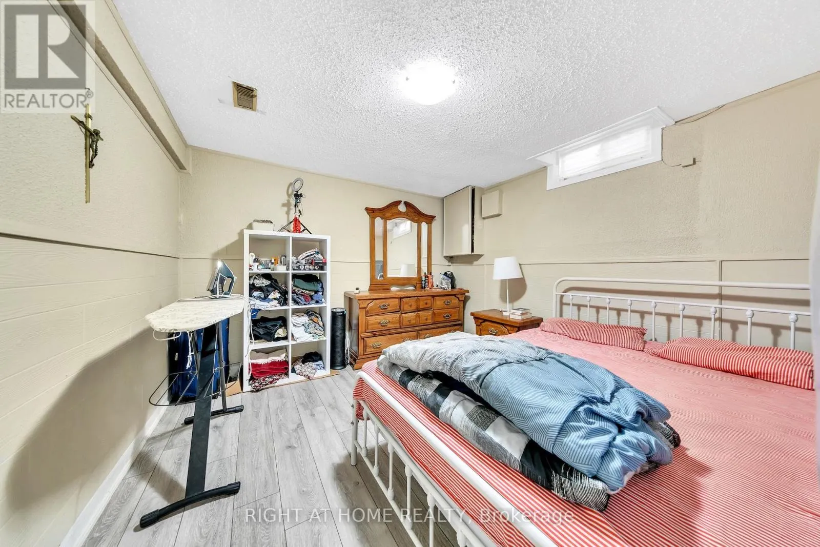 8 TERRA ROAD