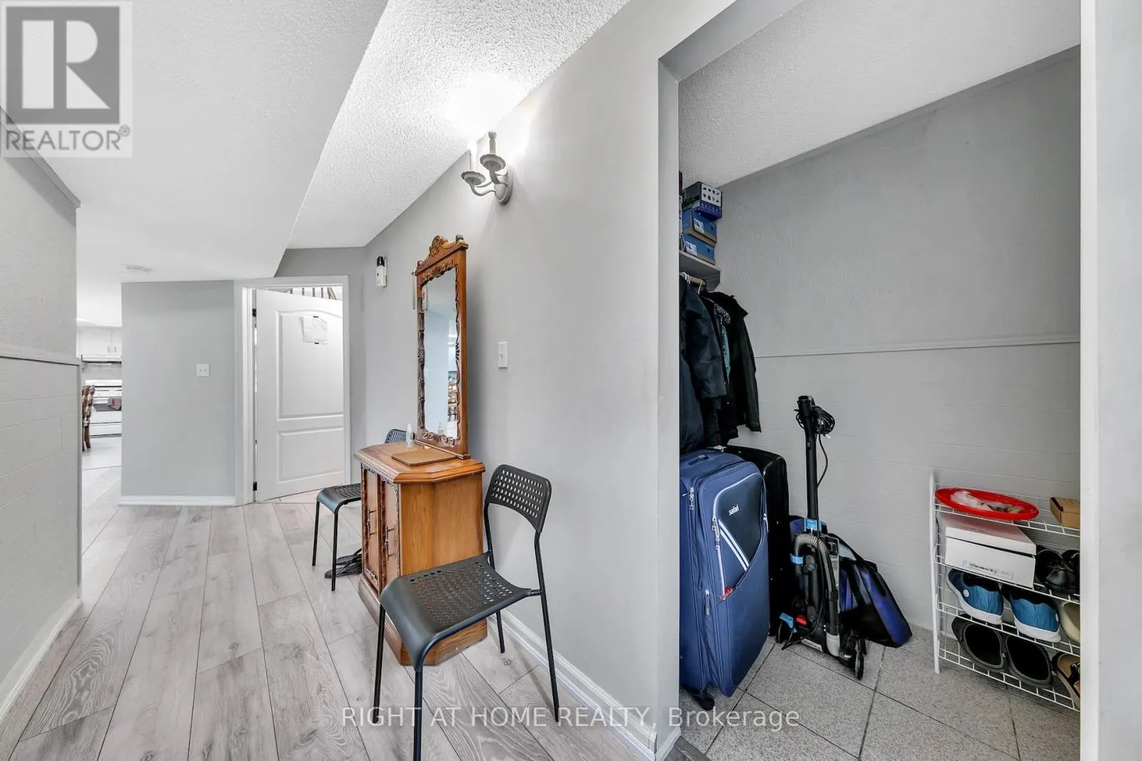 8 TERRA ROAD