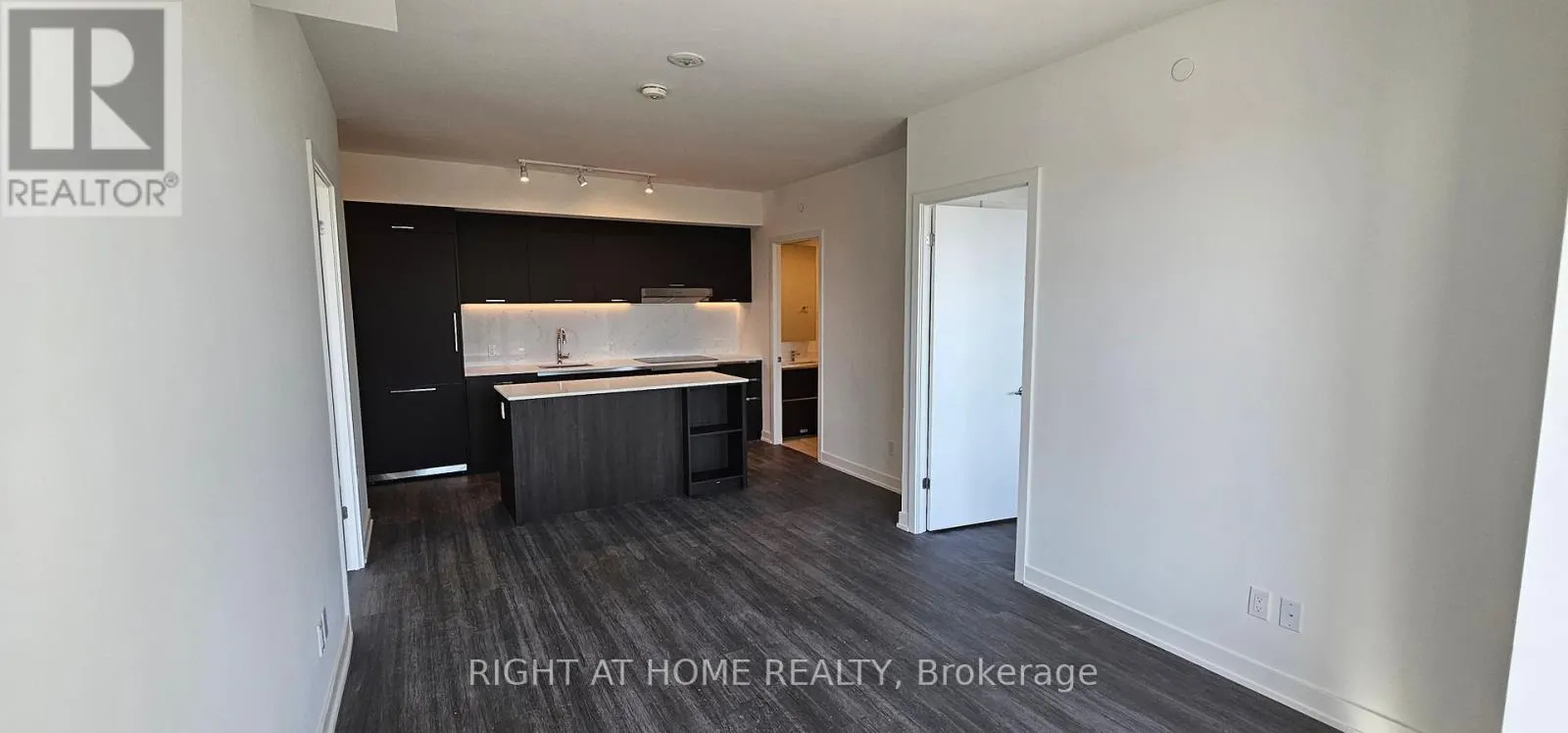 720 - 8188 YONGE STREET
