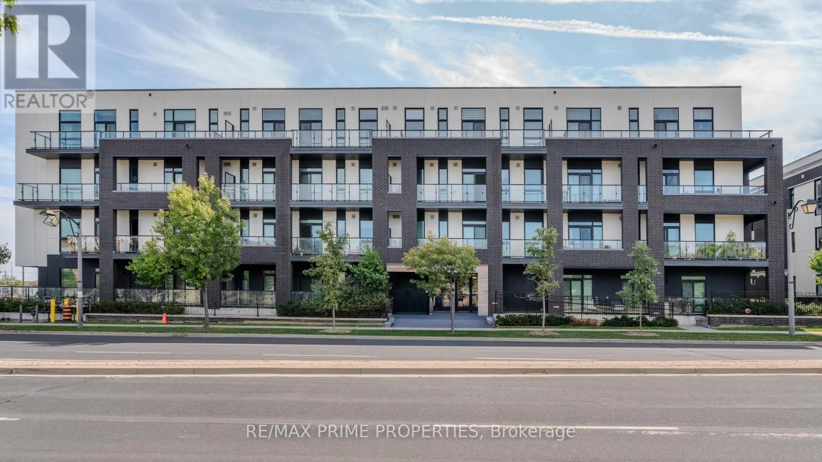 501 - 1709 BUR OAK AVENUE