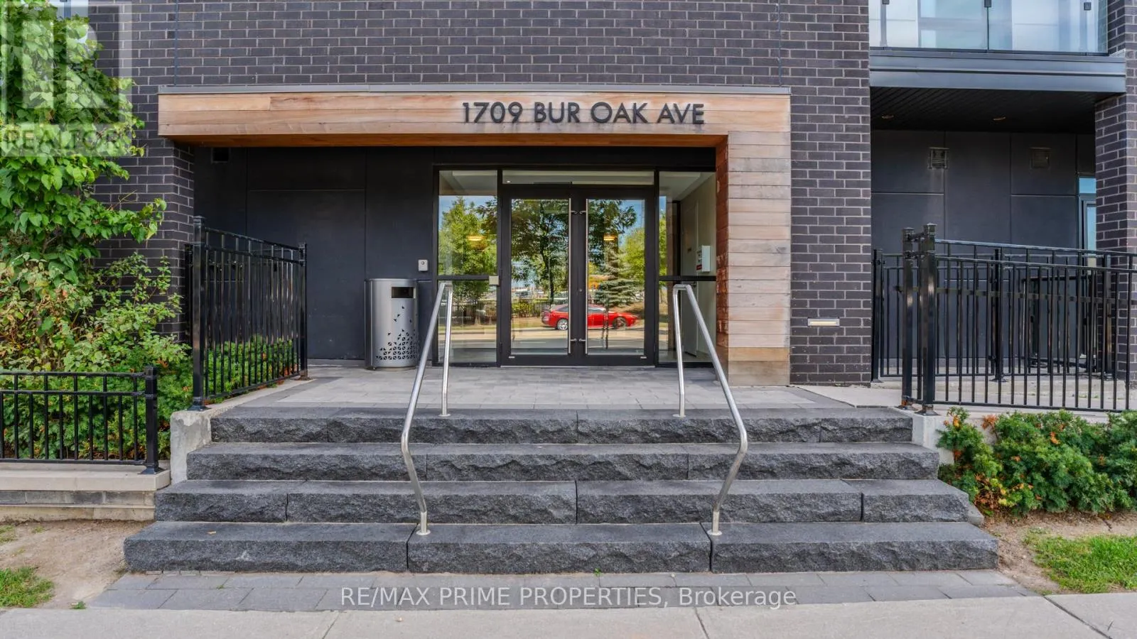 501 - 1709 BUR OAK AVENUE