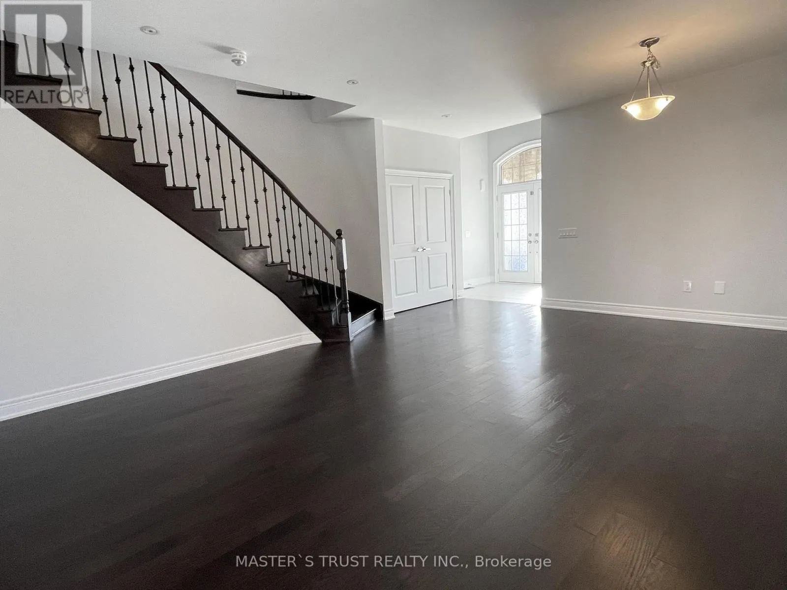 18 CLIFFORD FAIRBARN DRIVE