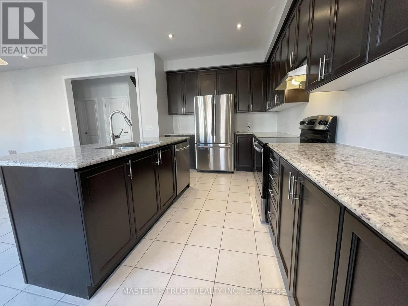 18 CLIFFORD FAIRBARN DRIVE