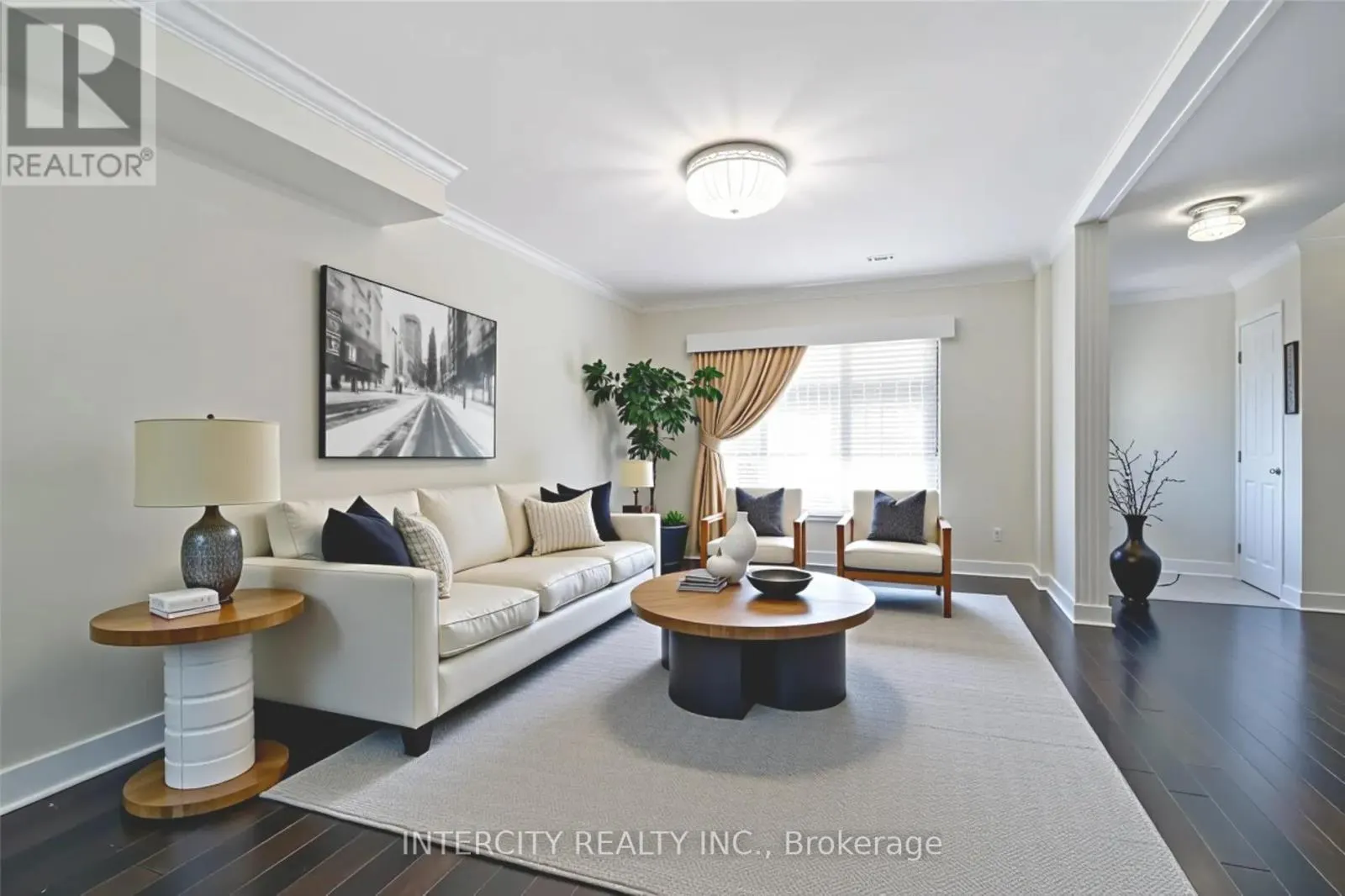 85 HOUSEMAN CRESCENT