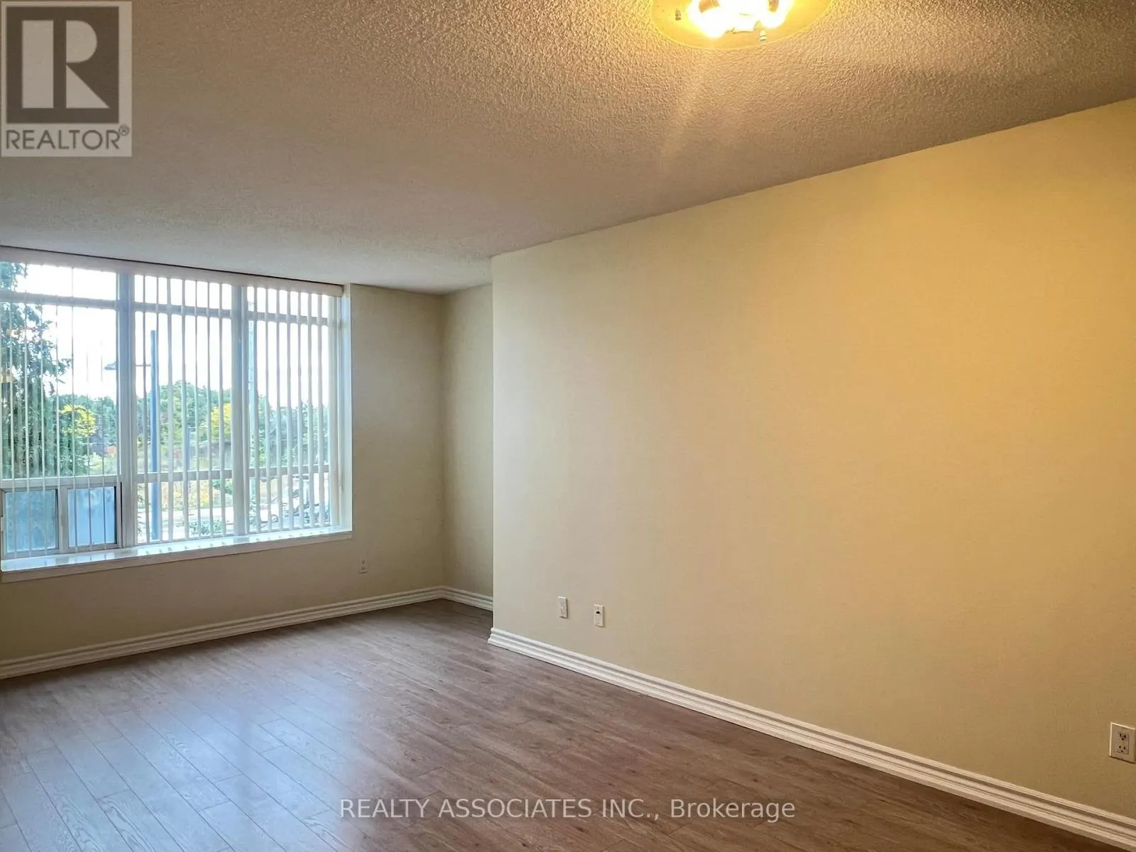 303 - 130 POND DRIVE